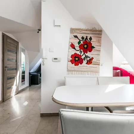 Gusia Apartment *