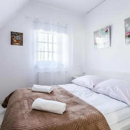 Gusia Apartment *