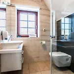 Gusia Apartman *